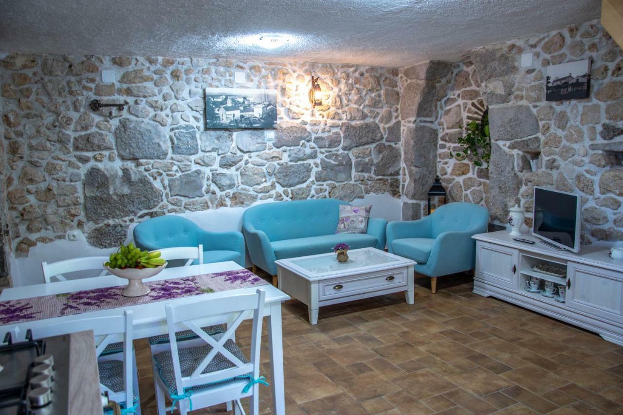 Traditional Stone House St.Anton マリンスカ エクステリア 写真