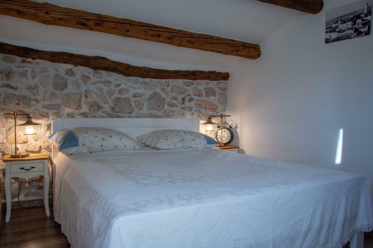 Traditional Stone House St.Anton マリンスカ エクステリア 写真